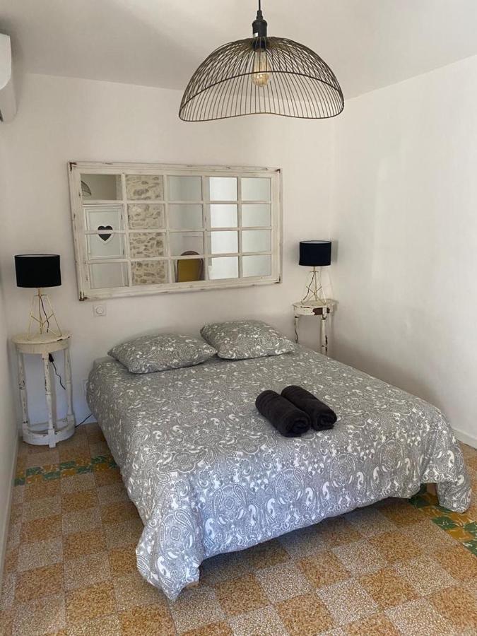 La Tour 2: Appart Neuf Au Coeur De La Petite Venise LʼIsle-sur-la-Sorgue Esterno foto