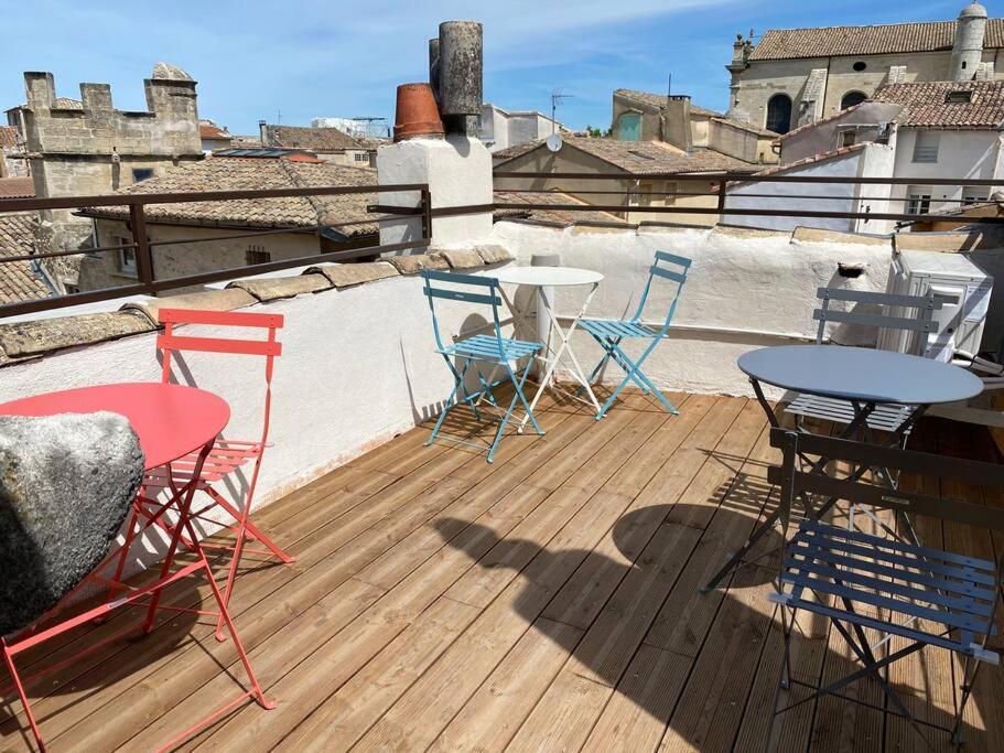 La Tour 2: Appart Neuf Au Coeur De La Petite Venise LʼIsle-sur-la-Sorgue Esterno foto